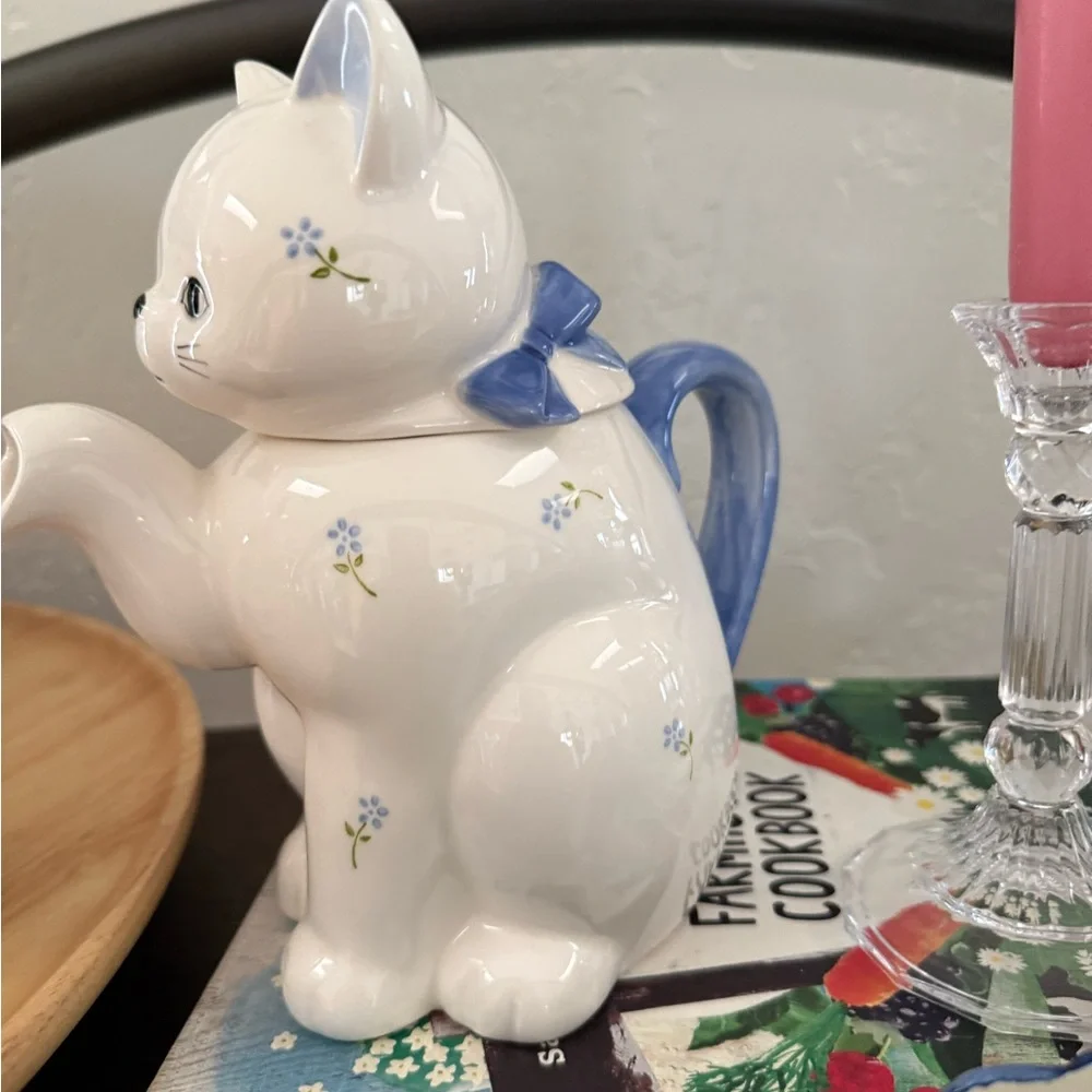 Ceramic Cat Teapot - White Floral